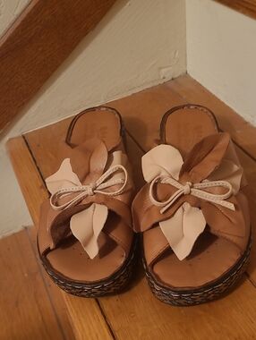Spring Step Tan and Cream Floral Leather Slide Mules